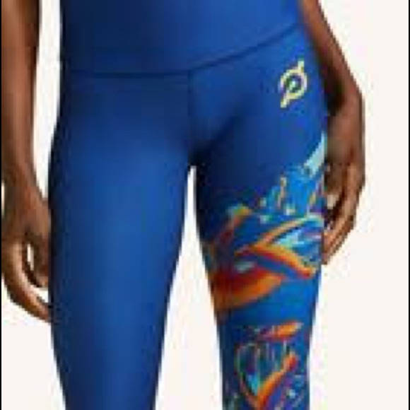 Peloton With High Waisted Reversible Capris, S